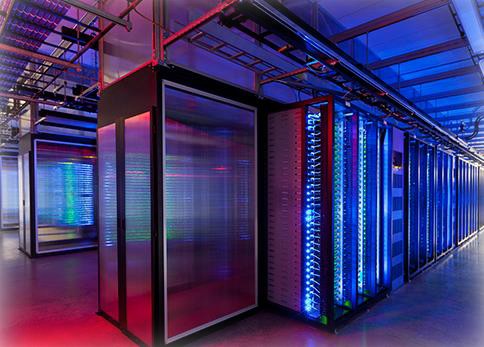 Υποδομή Data Center με συστήματα ψύξης ακριβείας HVAC και εξοπλισμό υψηλής διαθεσιμότητας για κρίσιμες εγκαταστάσεις